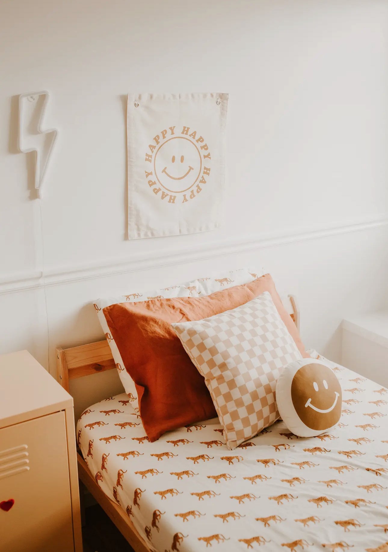 Happy Smile Circle Canvas Banner